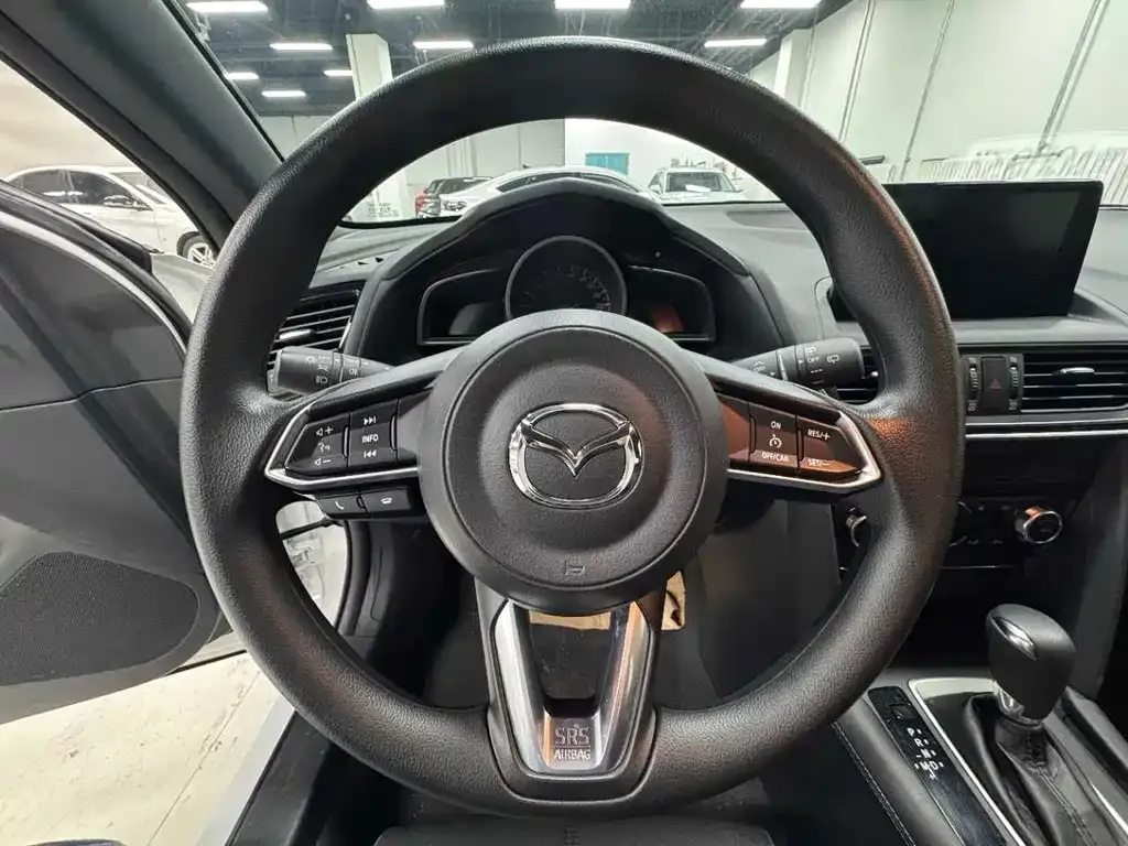 Mazda CX-4 — фото 10