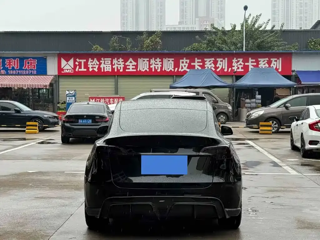 Tesla Model Y — фото 2