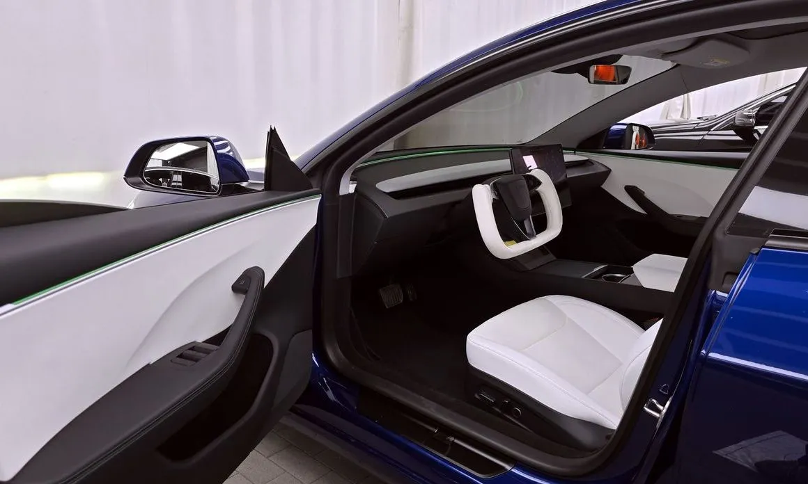 Tesla Model 3 — фото 10