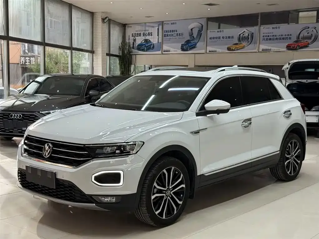 Volkswagen T-Roc — фото 1