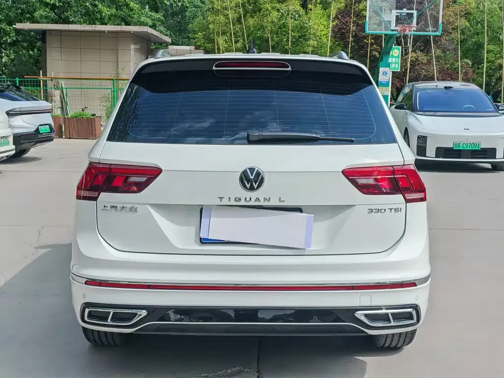 Volkswagen Tiguan L — фото 8
