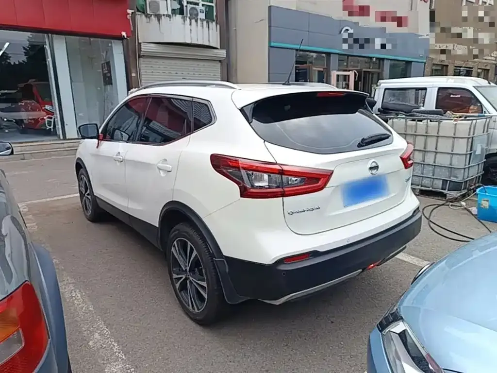 Nissan Qashqai — фото 7