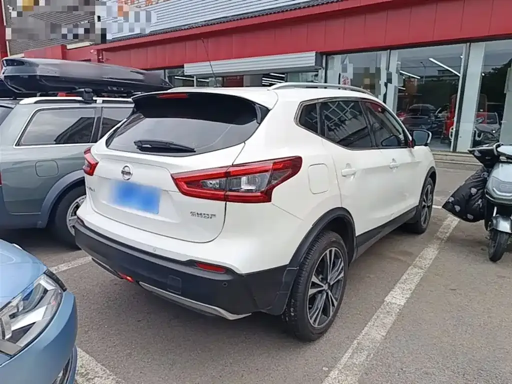 Nissan Qashqai — фото 10