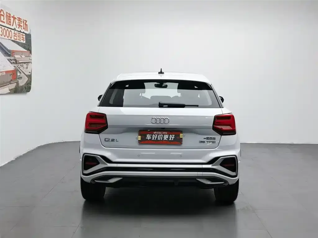 Audi Q2L — фото 9