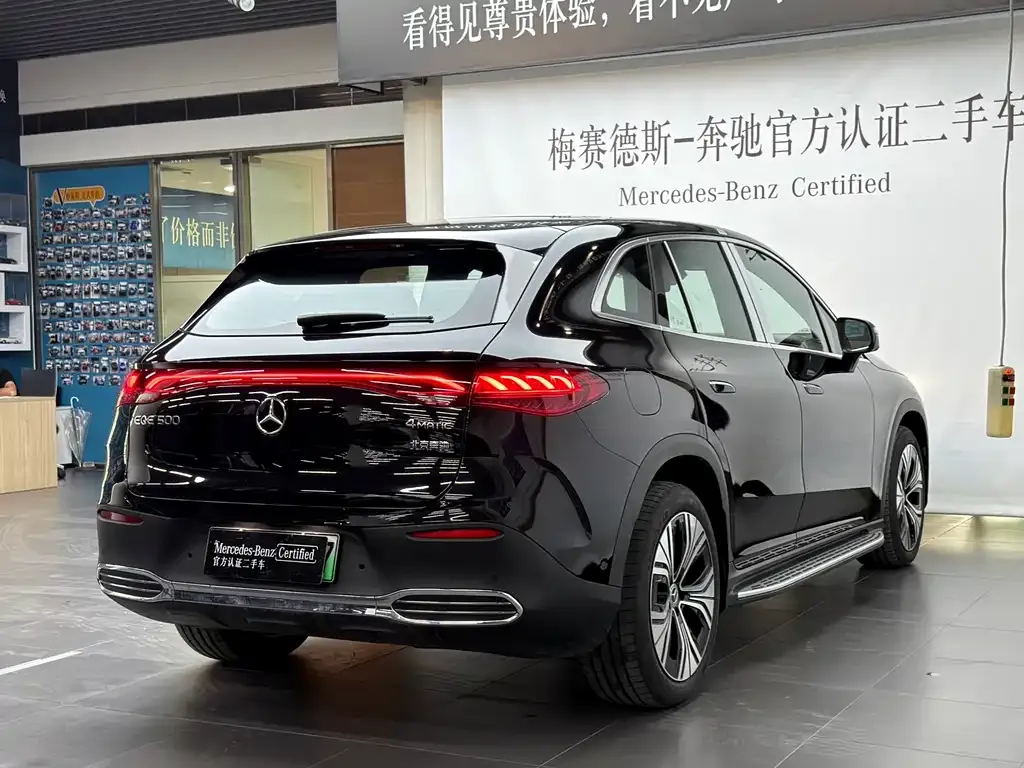 Mercedes-Benz EQE SUV — фото 9