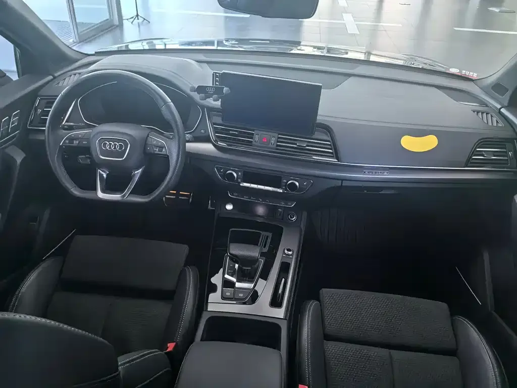 Audi Q5L Sportback — фото 9