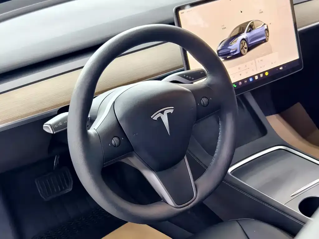 Tesla Model 3 — фото 9
