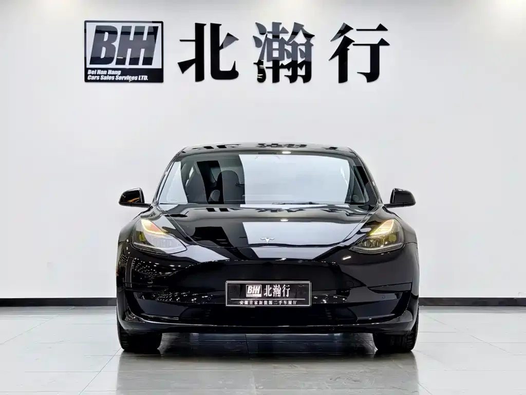 Tesla Model 3 — фото 6