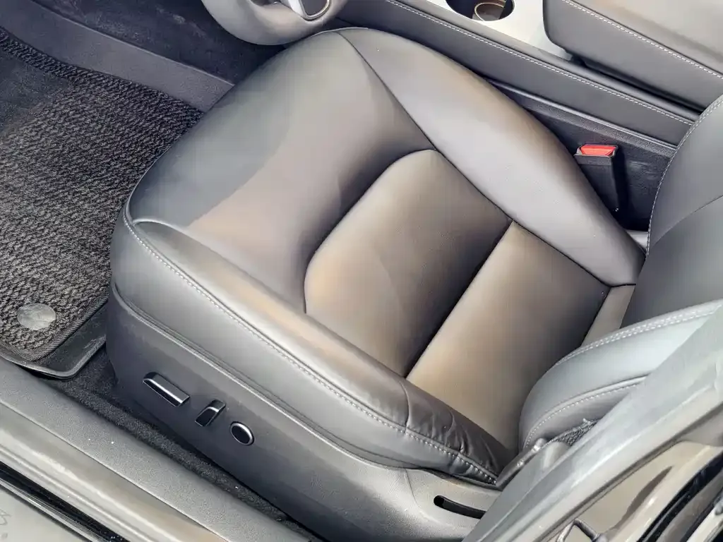 Tesla Model 3 — фото 4