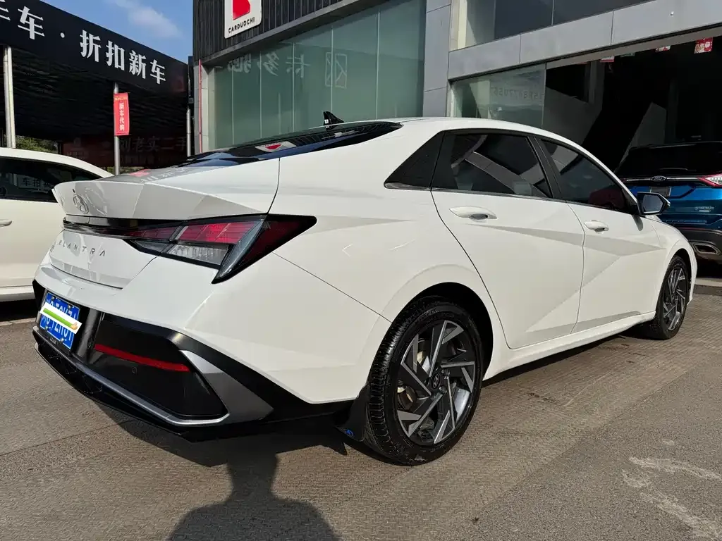 Hyundai Elantra — фото 9