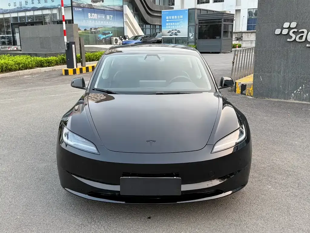 Tesla Model 3 — фото 2