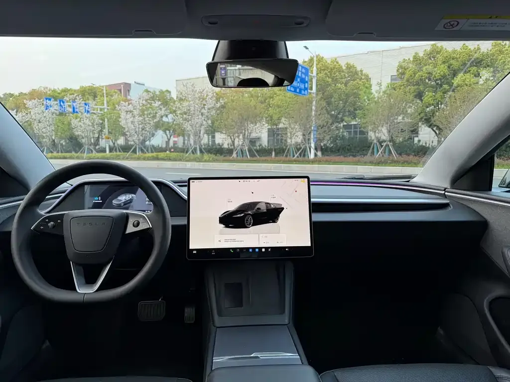 Tesla Model 3 — фото 6
