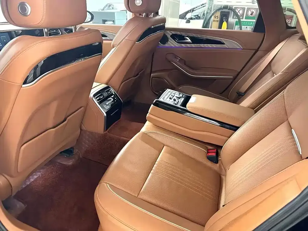 Hongqi H9 — фото 7