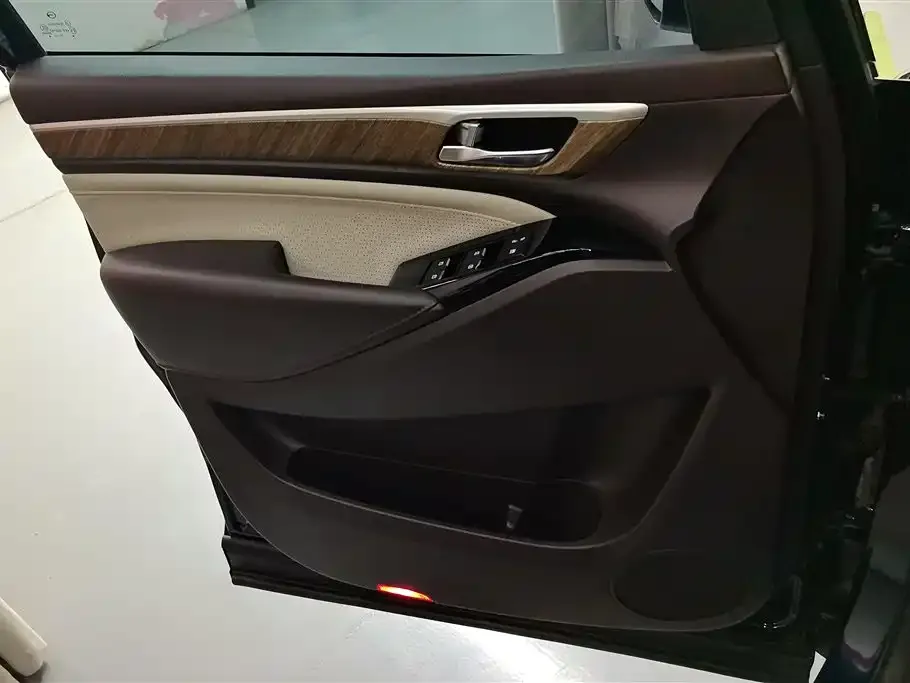 GAC Motor Trumpchi M8 — фото 8