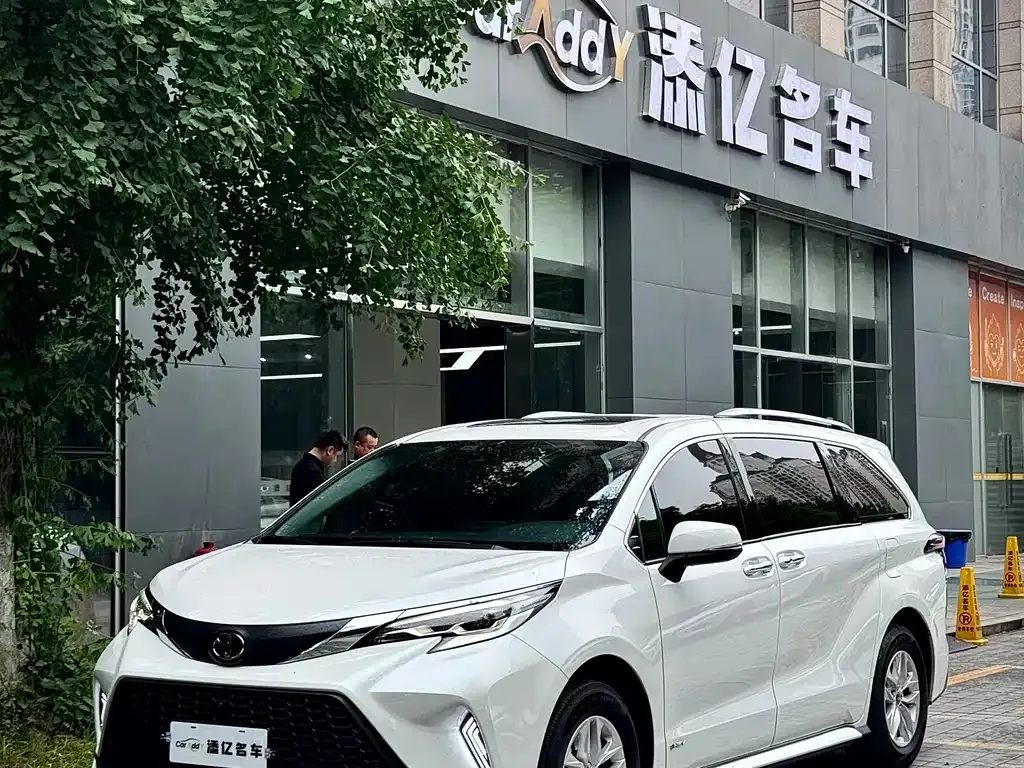 Toyota Granvia — фото 10