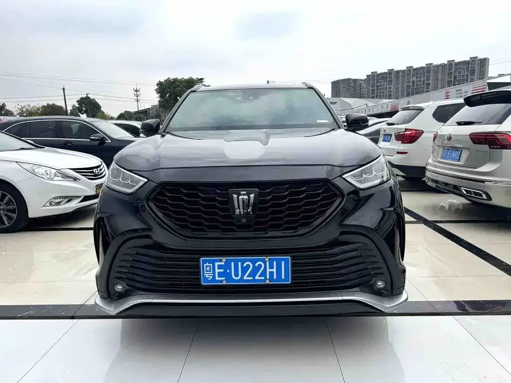 Toyota Crown Kluger 2023 из CN, фото 4