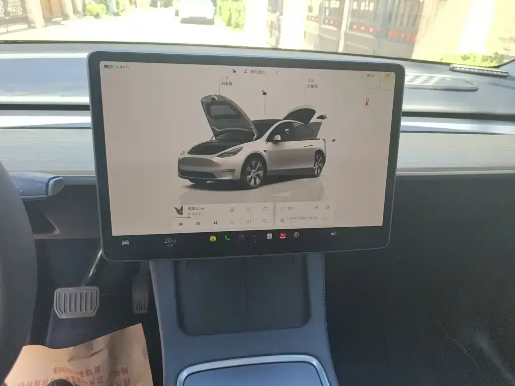 Tesla Model Y — фото 4