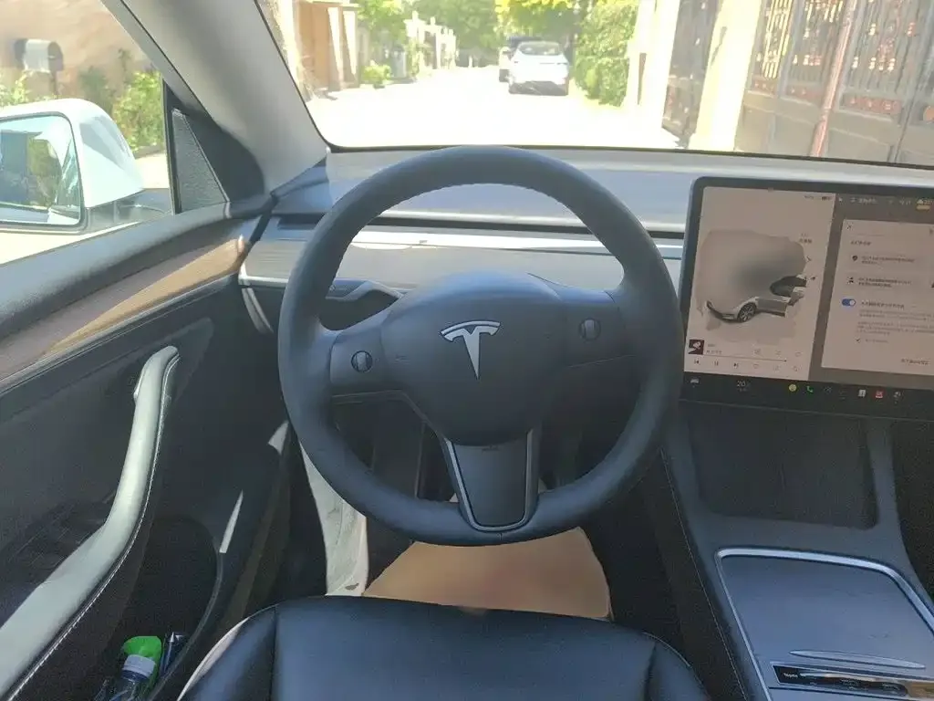 Tesla Model Y — фото 6