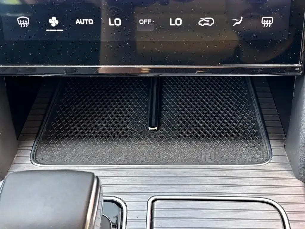 Hongqi HS7 PHEV 2024 из CN, фото 4