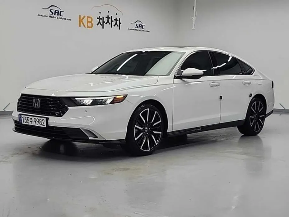 Honda Accord — фото 1