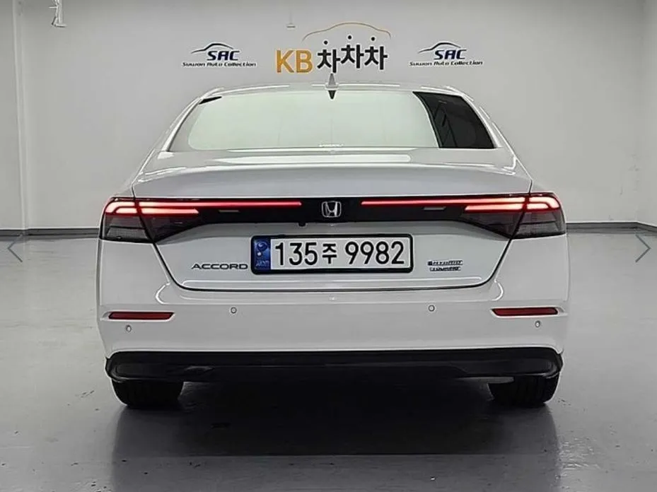 Honda Accord — фото 5