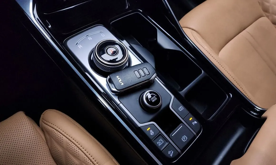 Kia Sorento — фото 6