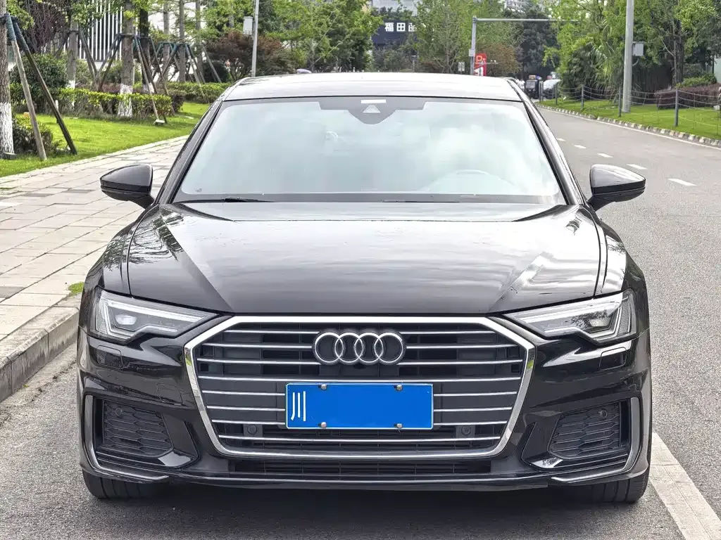 Audi A6L — фото 9
