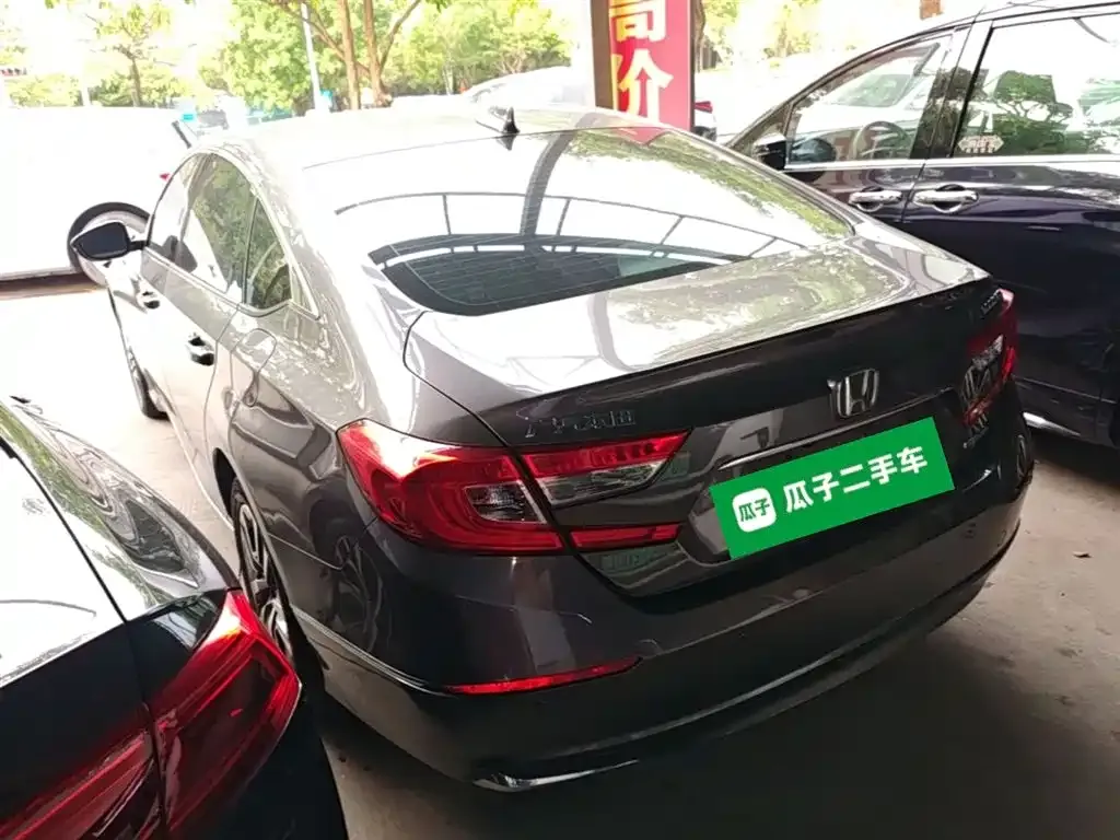 Honda Accord — фото 8