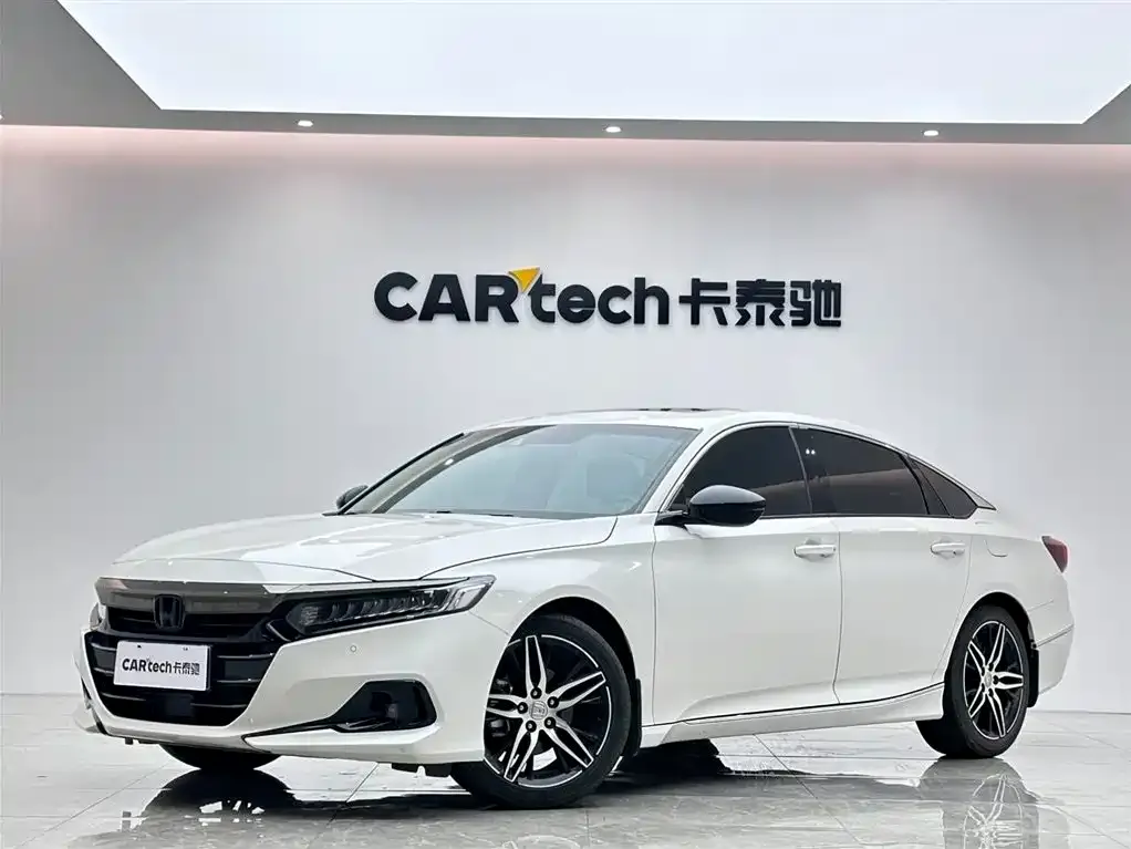 Honda Accord — фото 1