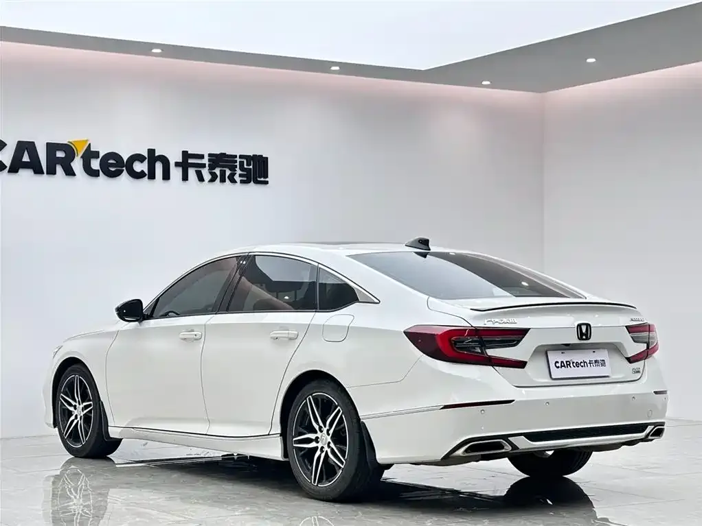 Honda Accord — фото 6