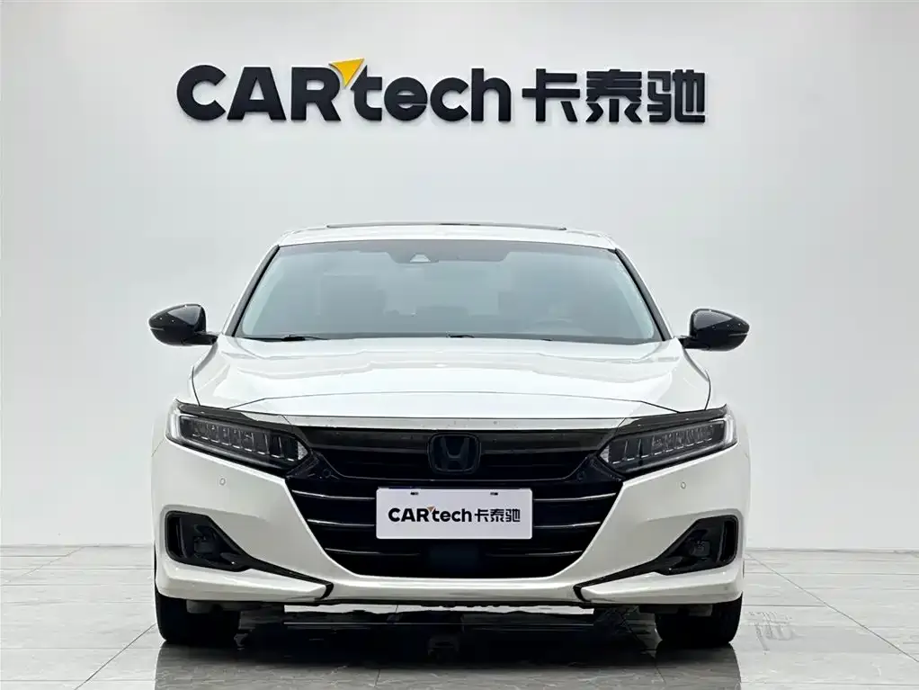 Honda Accord — фото 9