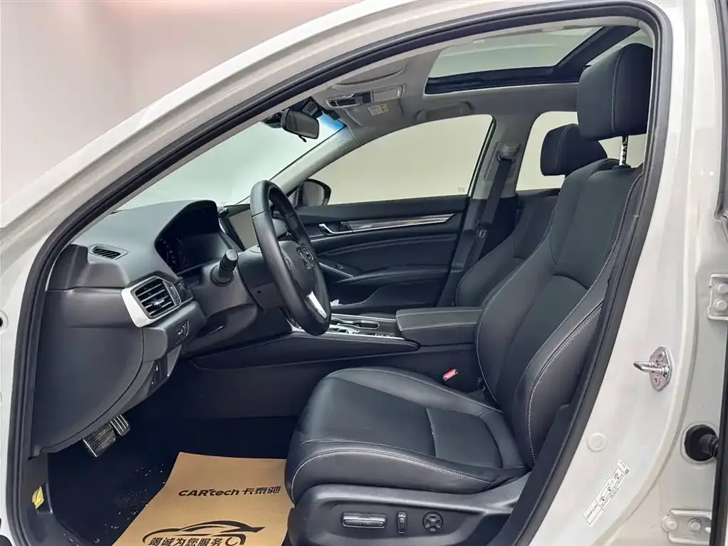 Honda Accord — фото 7