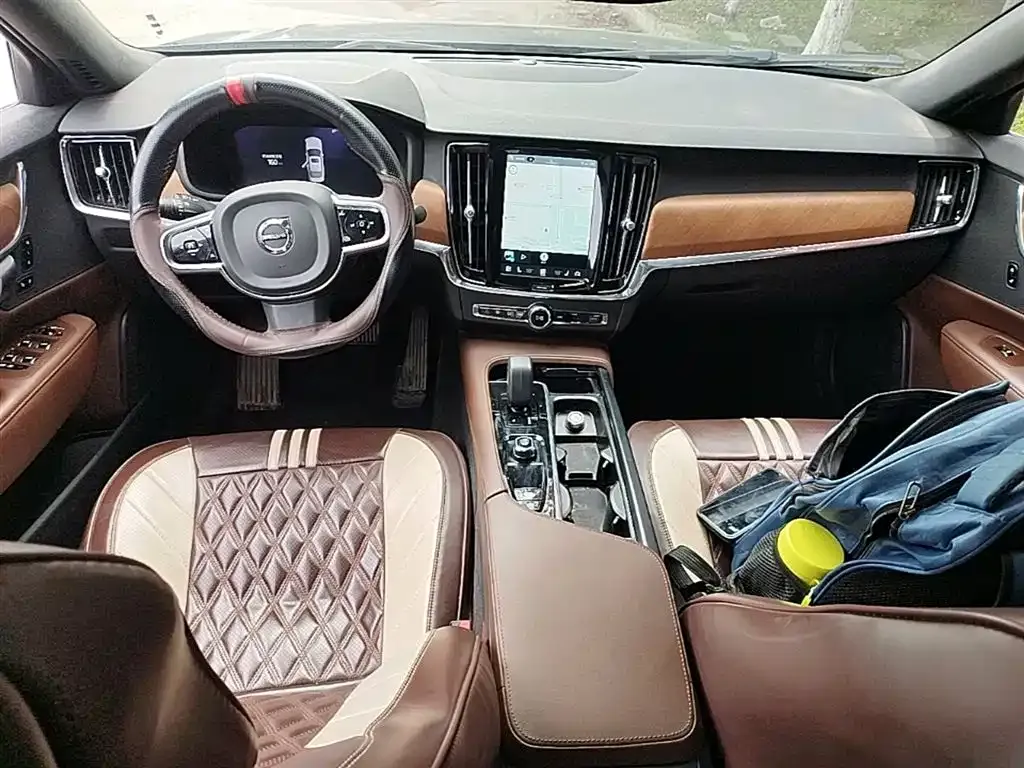 Volvo S90 2024 из CN, фото 6