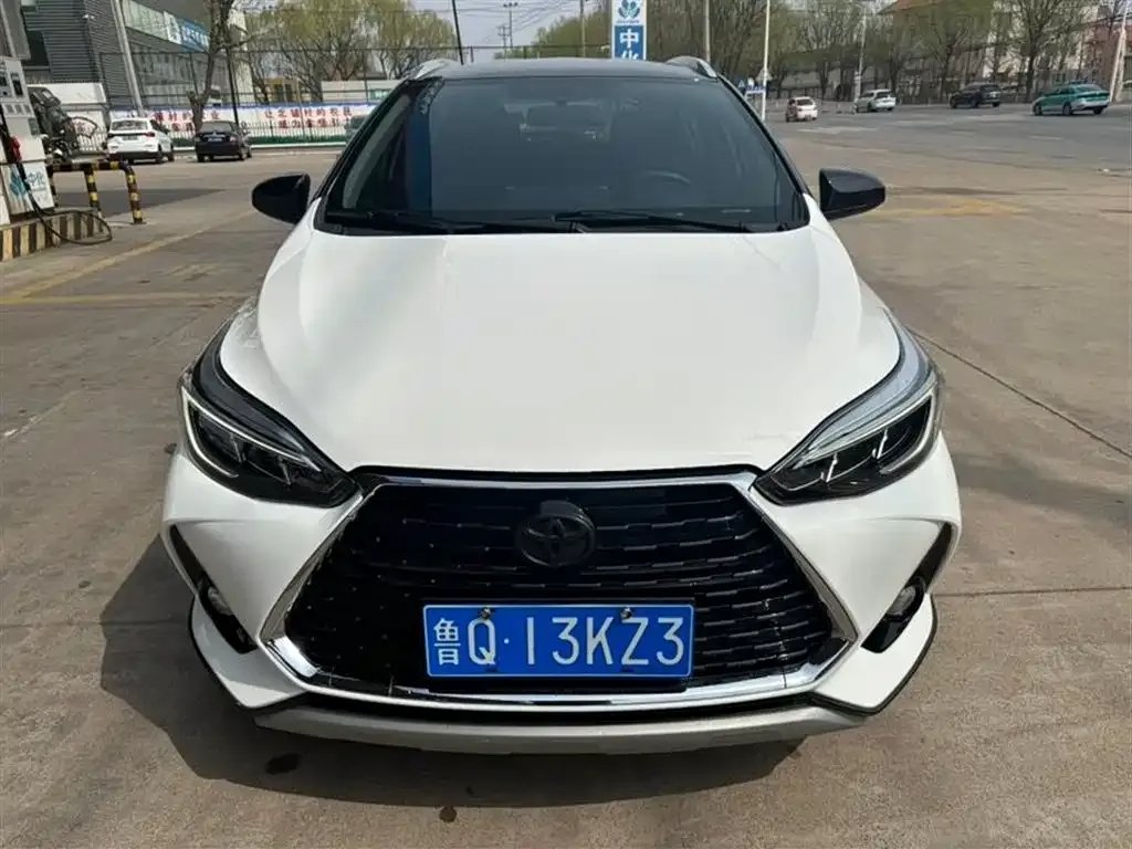 Toyota Yaris L — фото 3