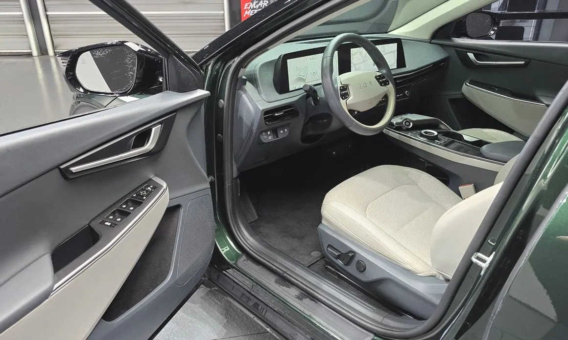 Kia EV6 2023 из KR, фото 10