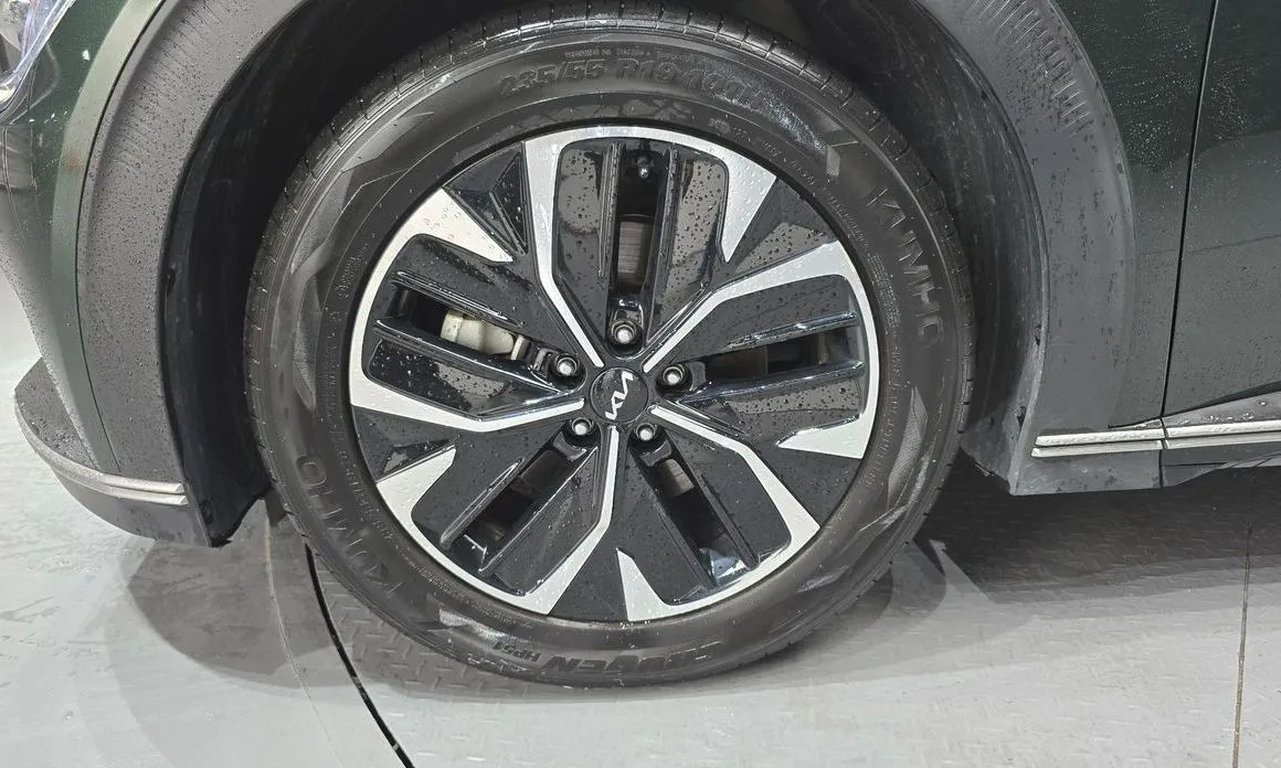 Kia EV6 2023 из KR, фото 8