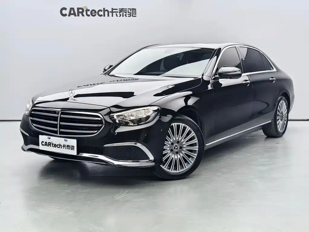 Mercedes-Benz E-Class — фото 1