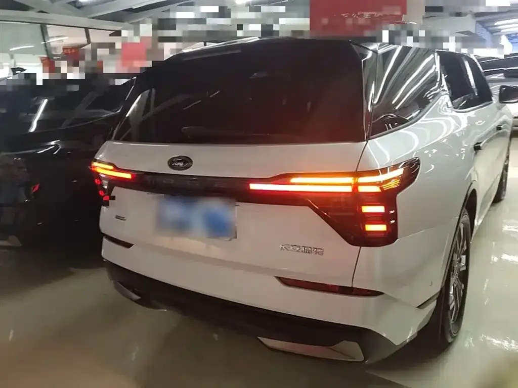 Ford Edge — фото 10