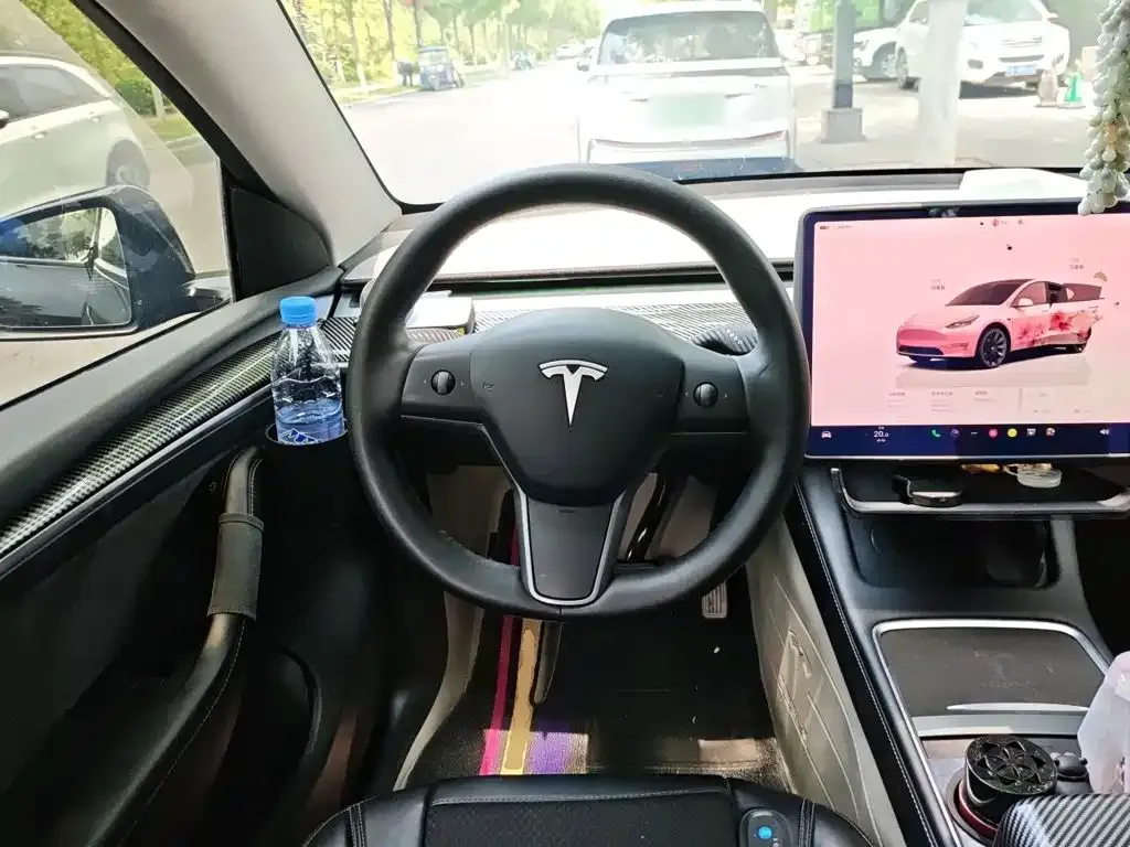Tesla Model Y — фото 5