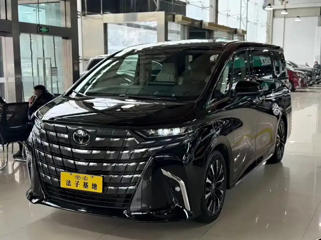 Toyota Alphard — фото 8
