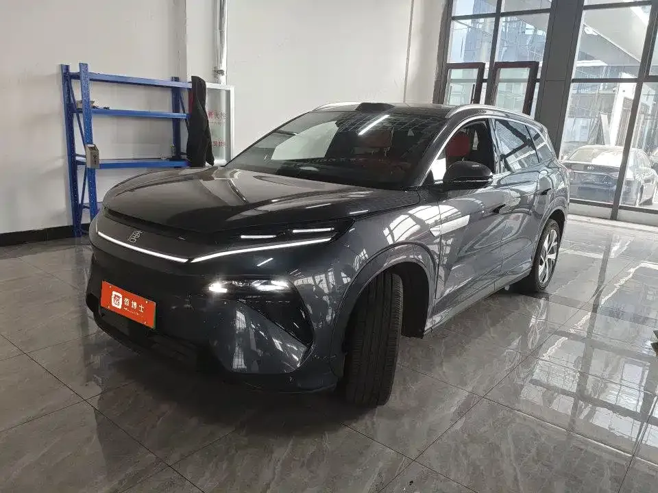 BYD Tang L — фото 1