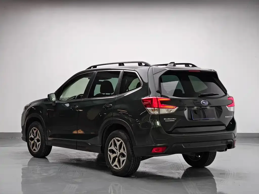 Subaru Forester — фото 2