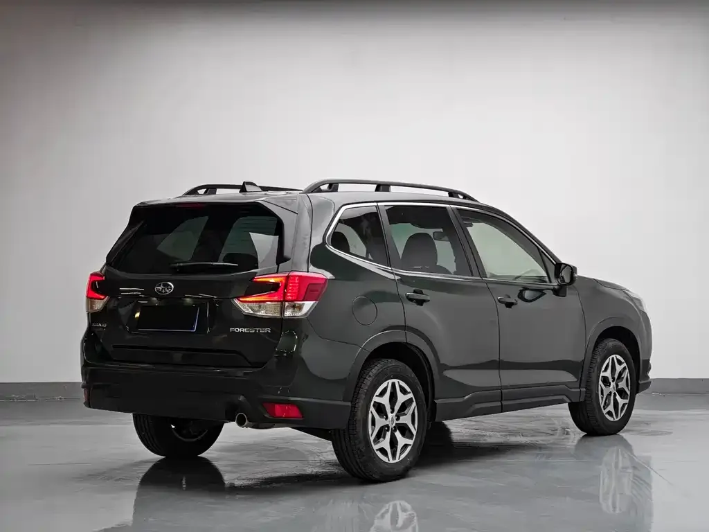 Subaru Forester — фото 6