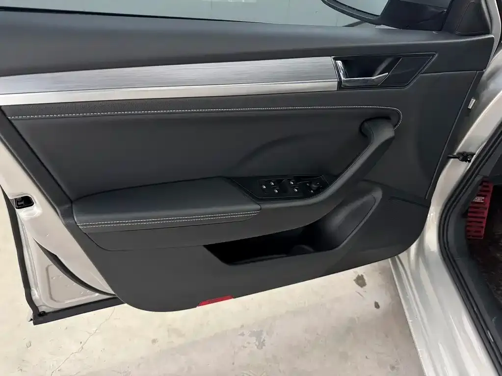 Skoda Superb 2022 из CN, фото 2