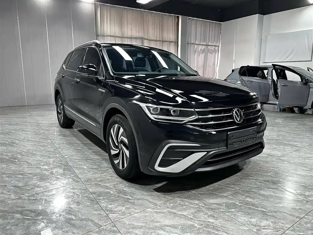 Volkswagen Tiguan L 2023 из CN, фото 10