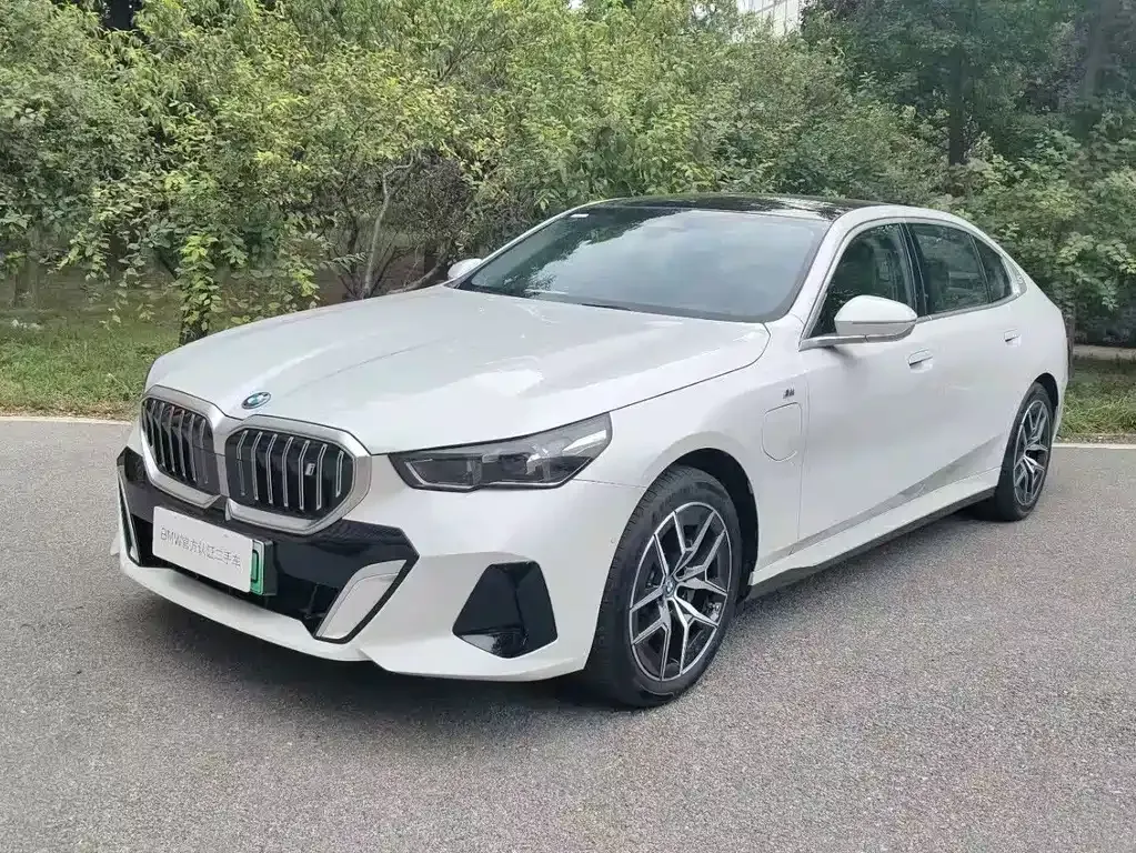 BMW i5