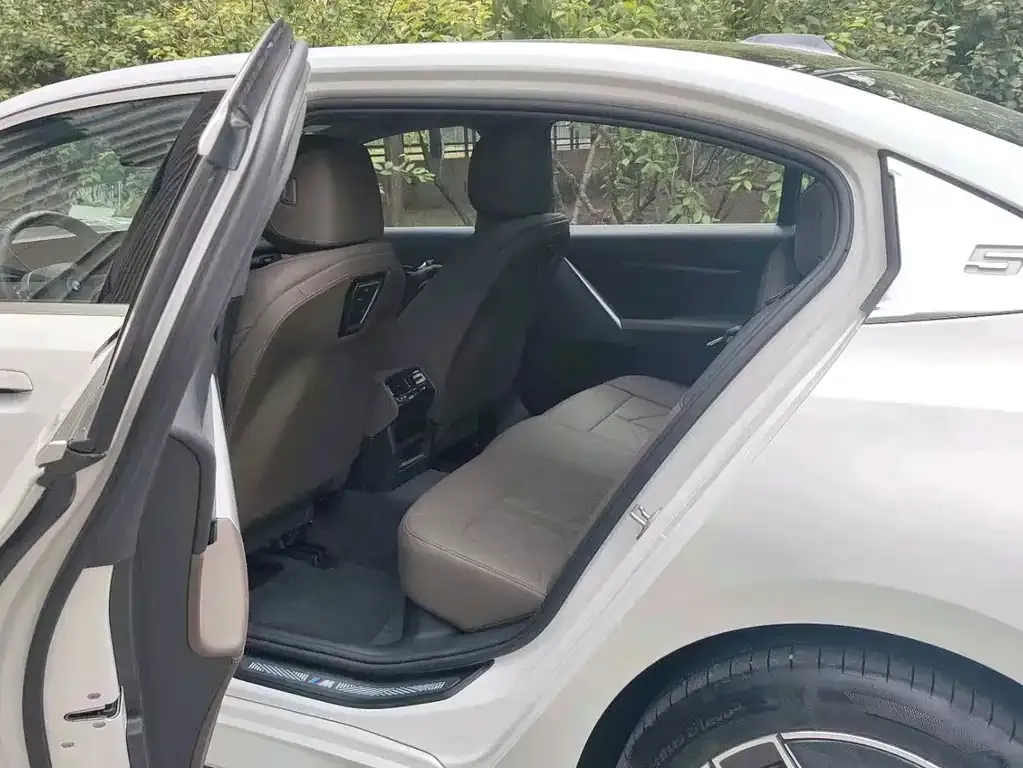 BMW i5 2025 из CN, фото 5