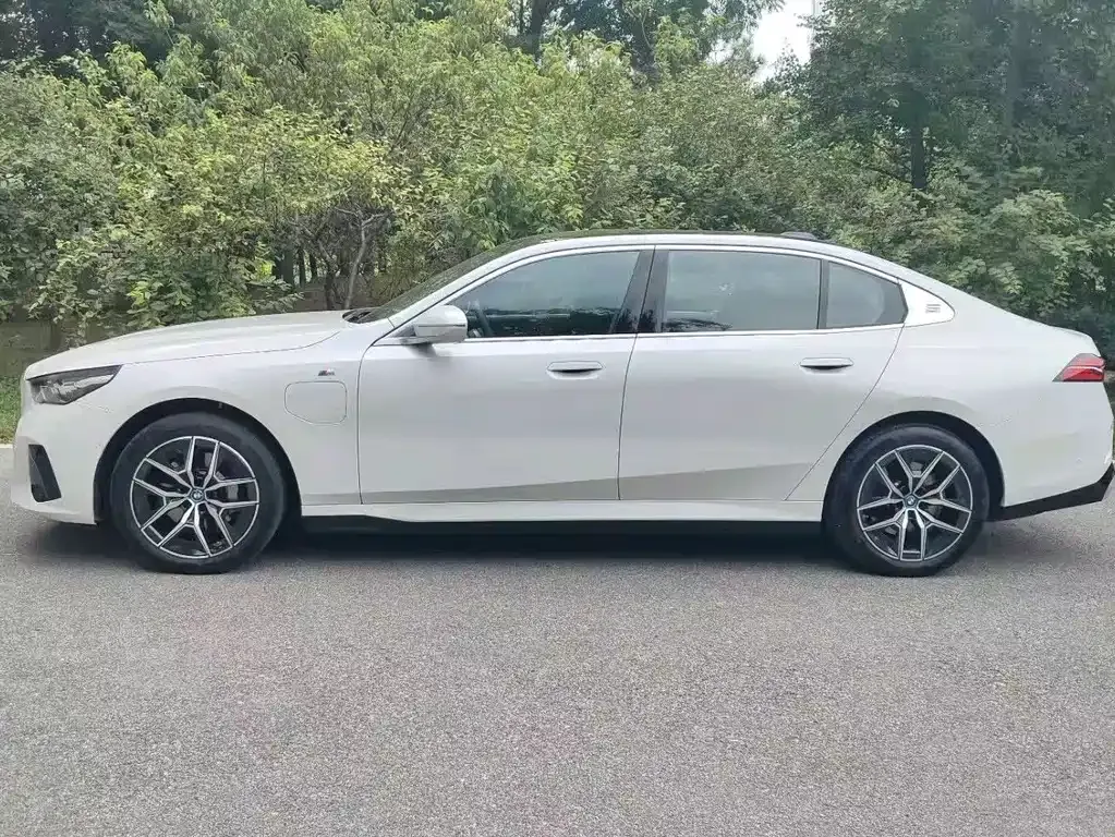 BMW i5 2025 из CN, фото 8
