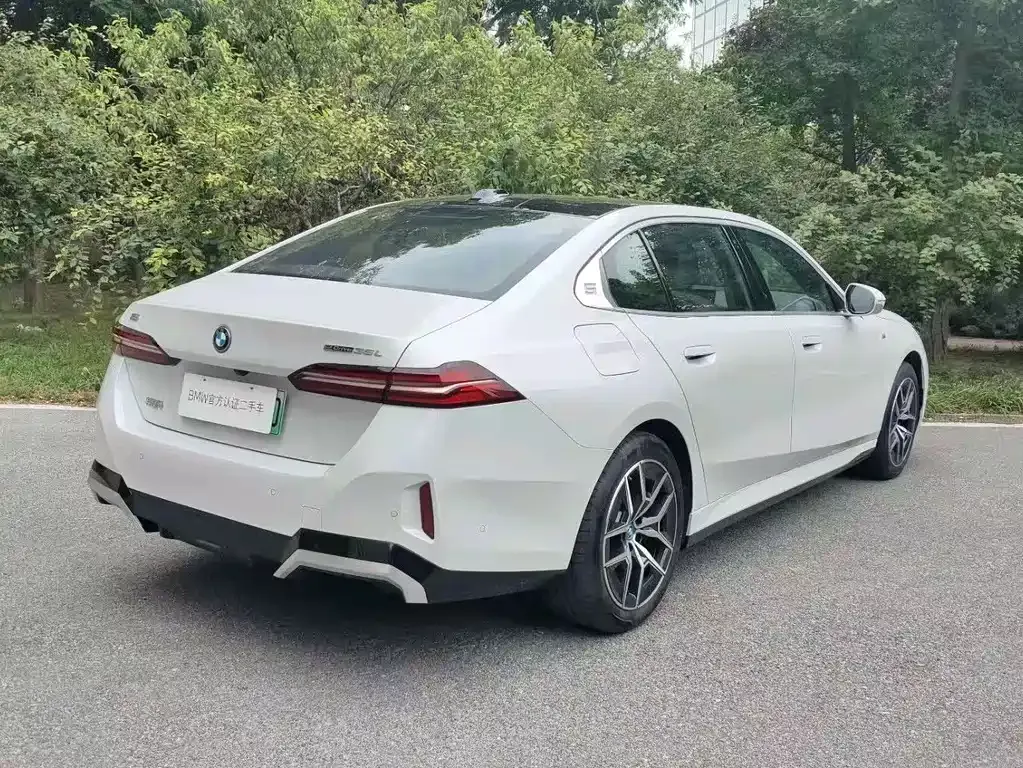 BMW i5 2025 из CN, фото 7