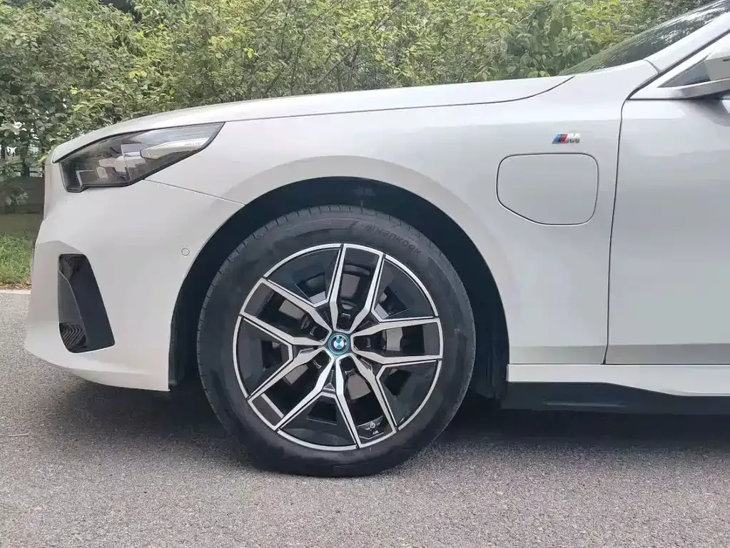 BMW i5 2025 из CN, фото 2